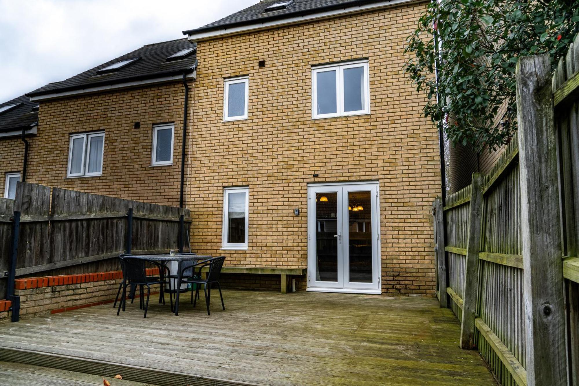 Entire 4 Bed Cosy Luxury Spacious House Huntingdon Exteriör bild